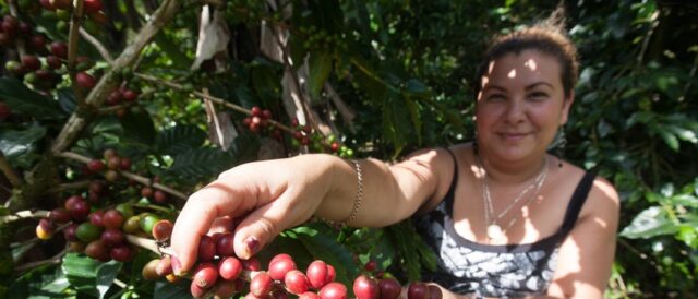 Piccole somme per grandi risultati: il terzo pilastro Fairtrade per le donne