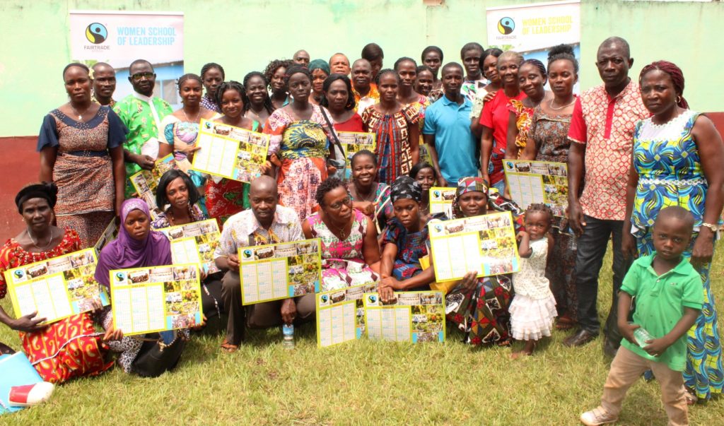 Foto di gruppo dei partecipanti alla seconda Scuola di Leadership femminile di Fairtrade Africa