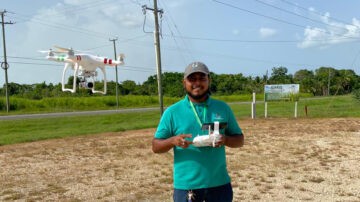 Produttore Fairtrade usa un drone per il monitoraggio delel coltivazioni di canna da zucchero