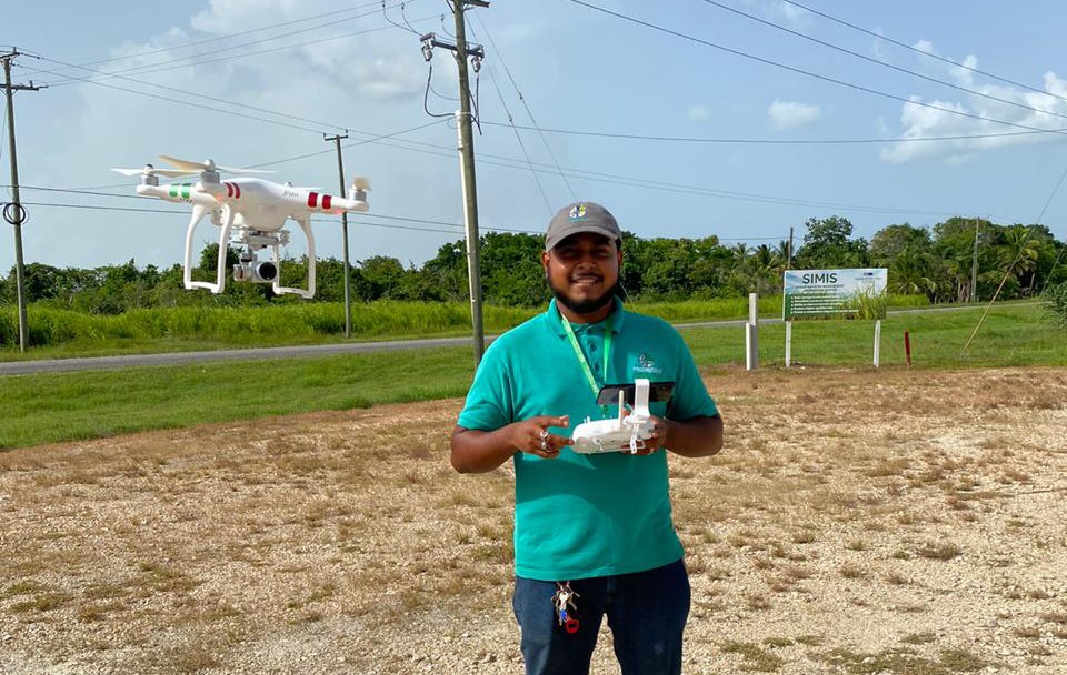 Produttore Fairtrade usa un drone per il monitoraggio delel coltivazioni di canna da zucchero