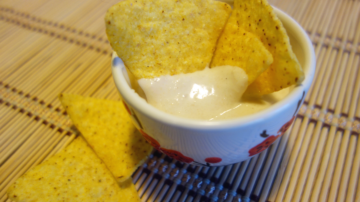 Nachos e formaggio di anacardi