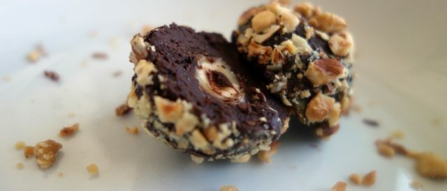 Praline al cioccolato fondente con acai