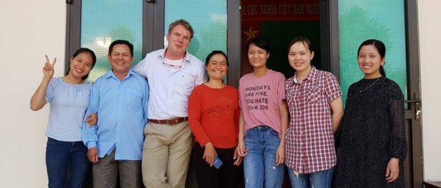 Una giovane donna guida Pô Kô Farms, in Vietnam